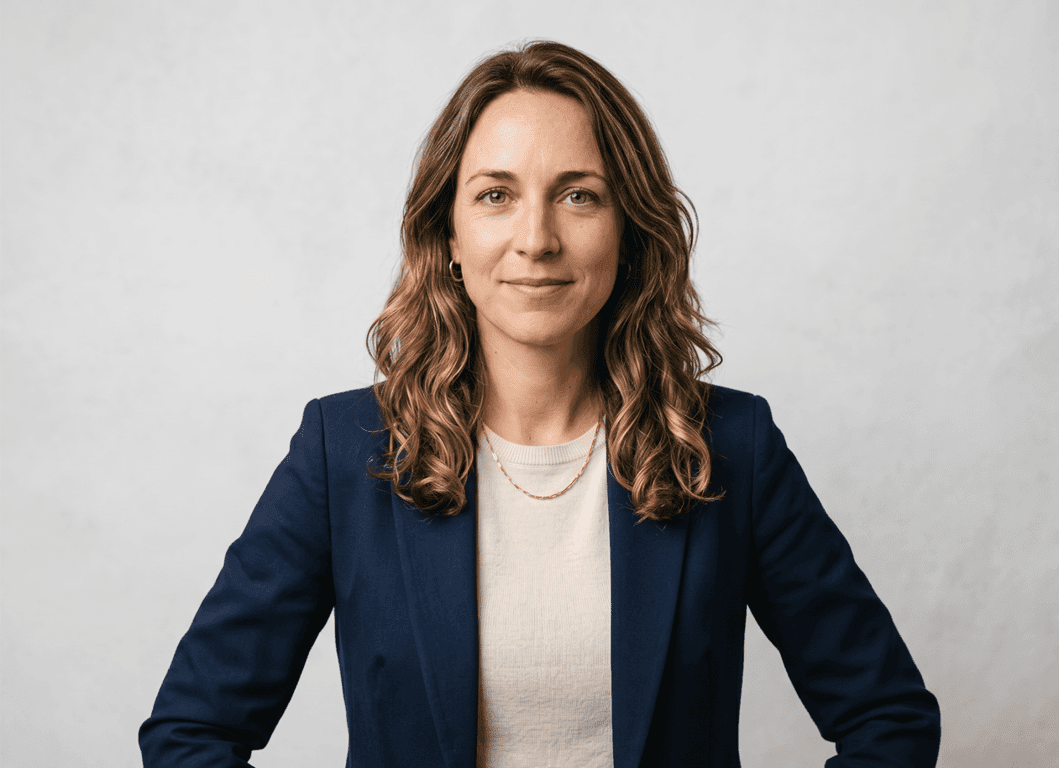 Comparaison avant/après : carte papier vs profil digital connecté